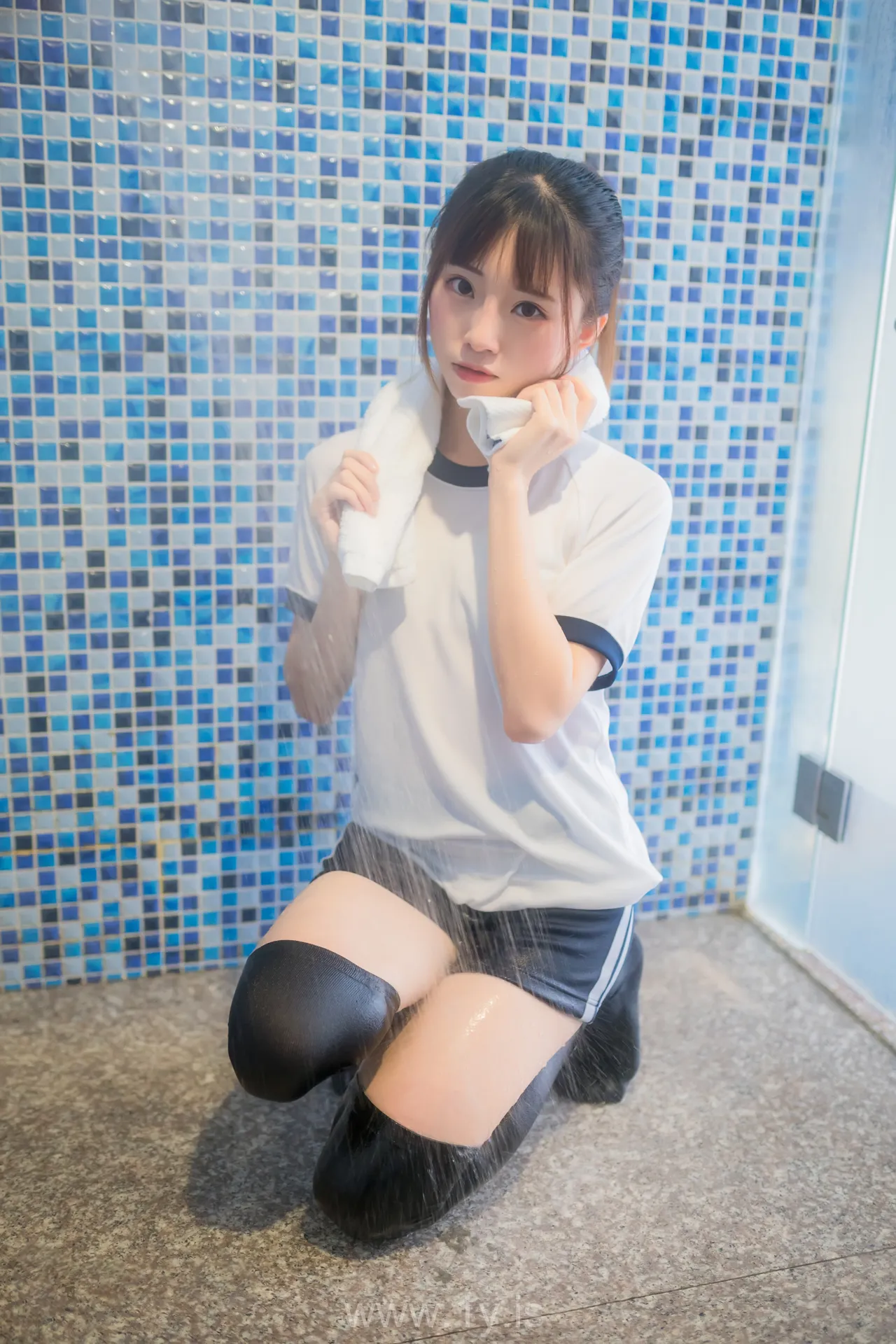 绮太郎 湿身体操服